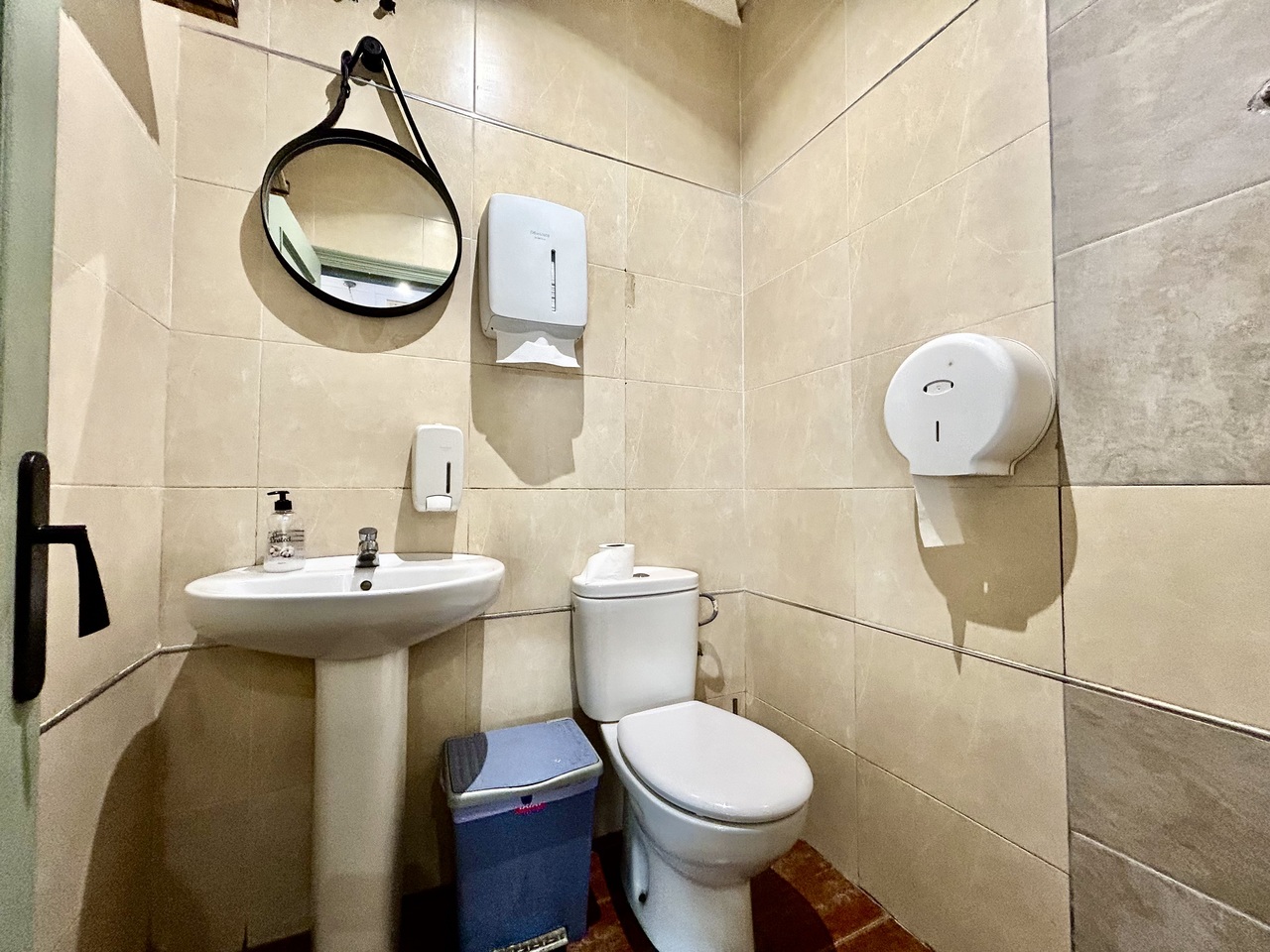 Commercial unit for sale in Villamartin, Alicante, Spain