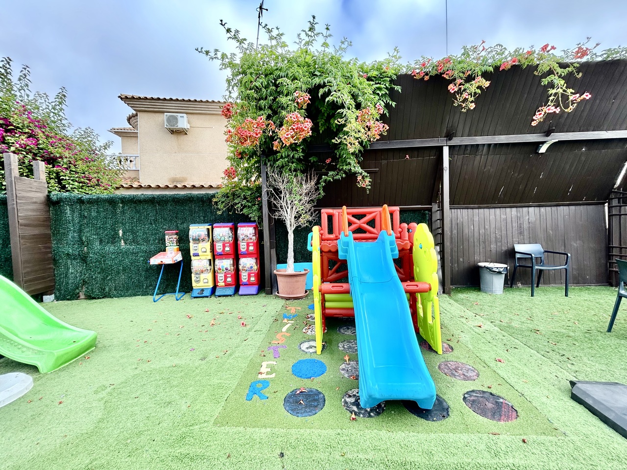 Commercial unit for sale in Villamartin, Alicante, Spain