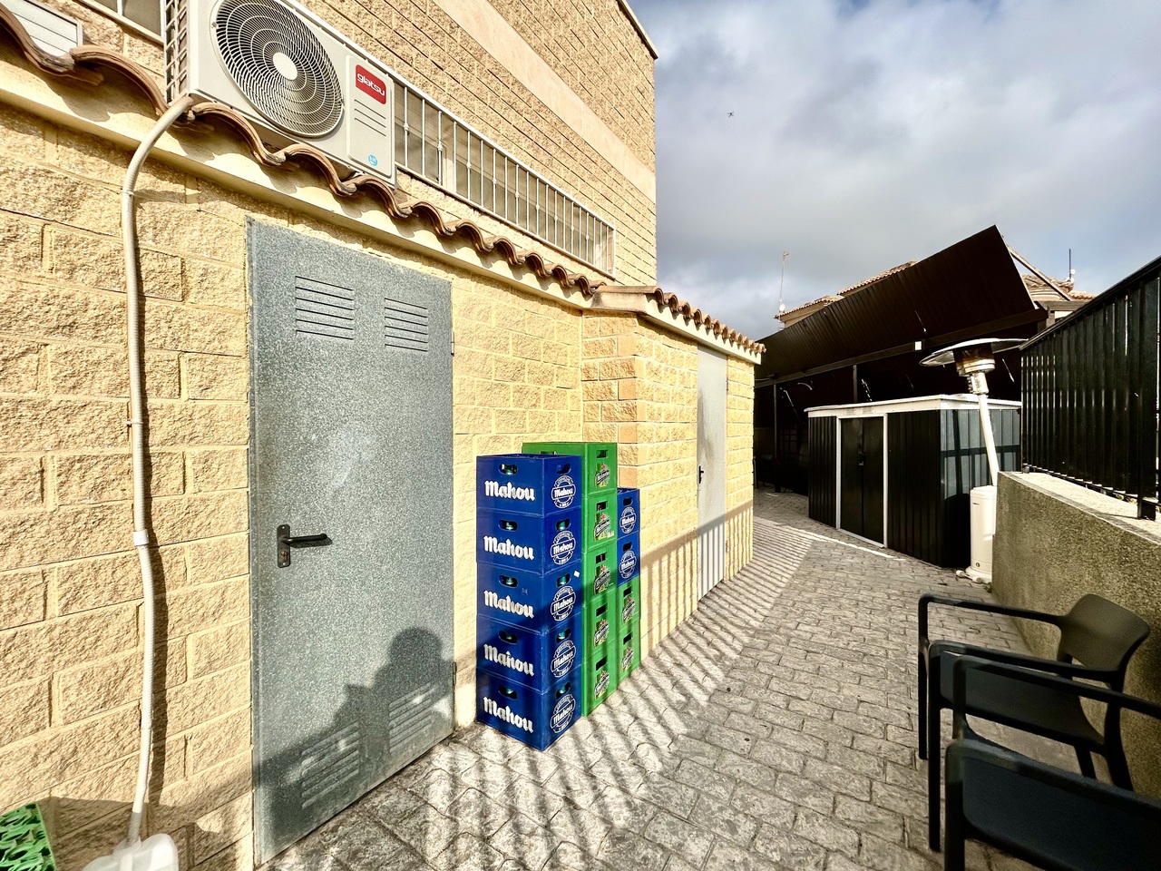Commercial unit for sale in Villamartin, Alicante, Spain