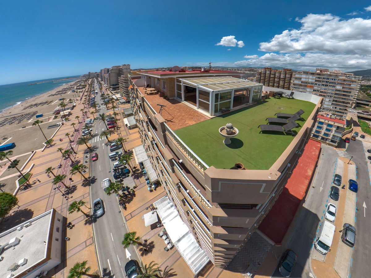 Penthouse for sale in Fuengirola, Málaga, Spain