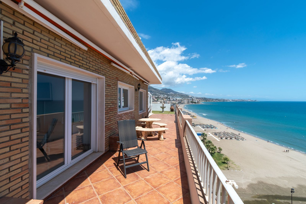 Penthouse for sale in Fuengirola, Málaga, Spain