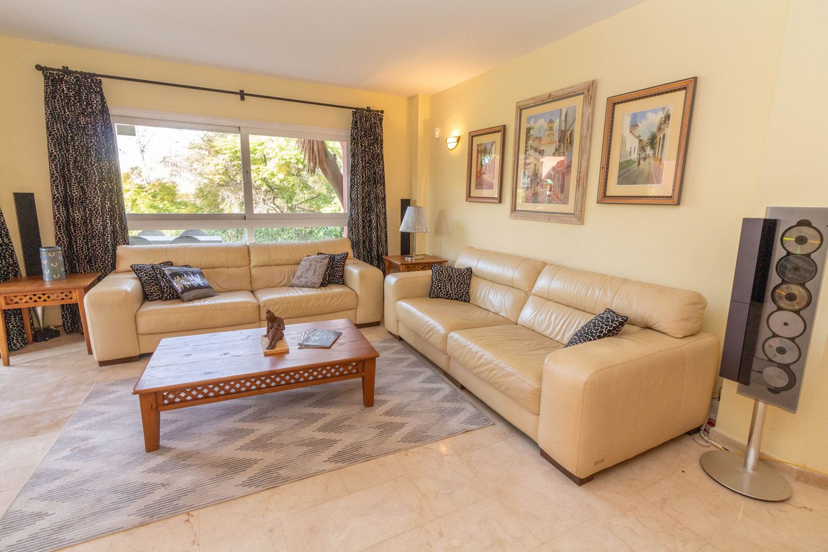 Piso en venta en Elviria