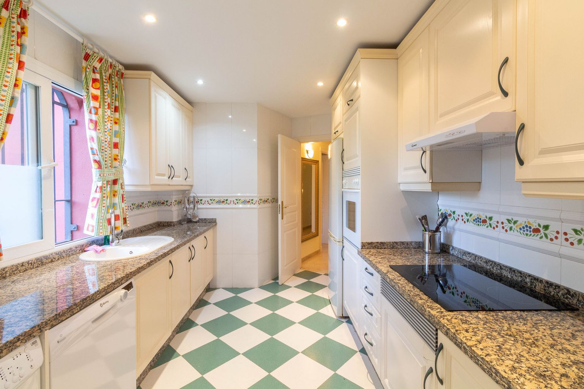 Piso en venta en Elviria
