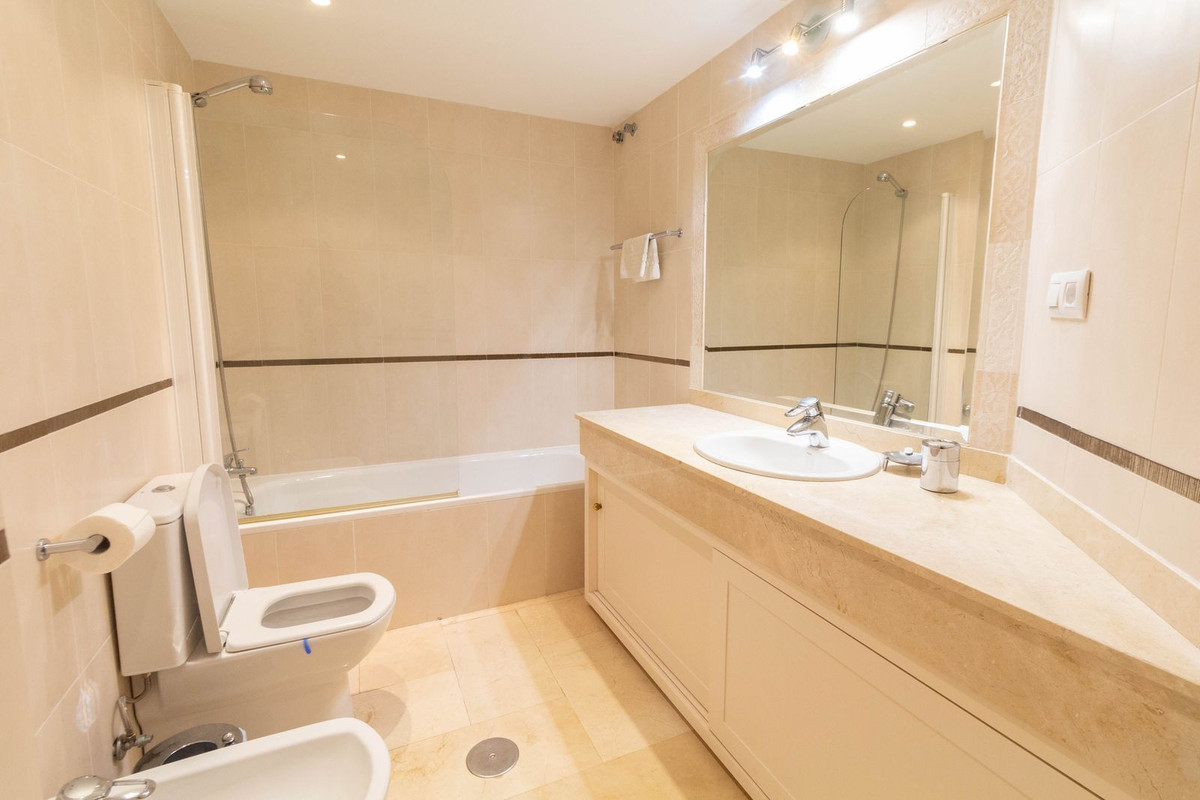 Piso en venta en Elviria
