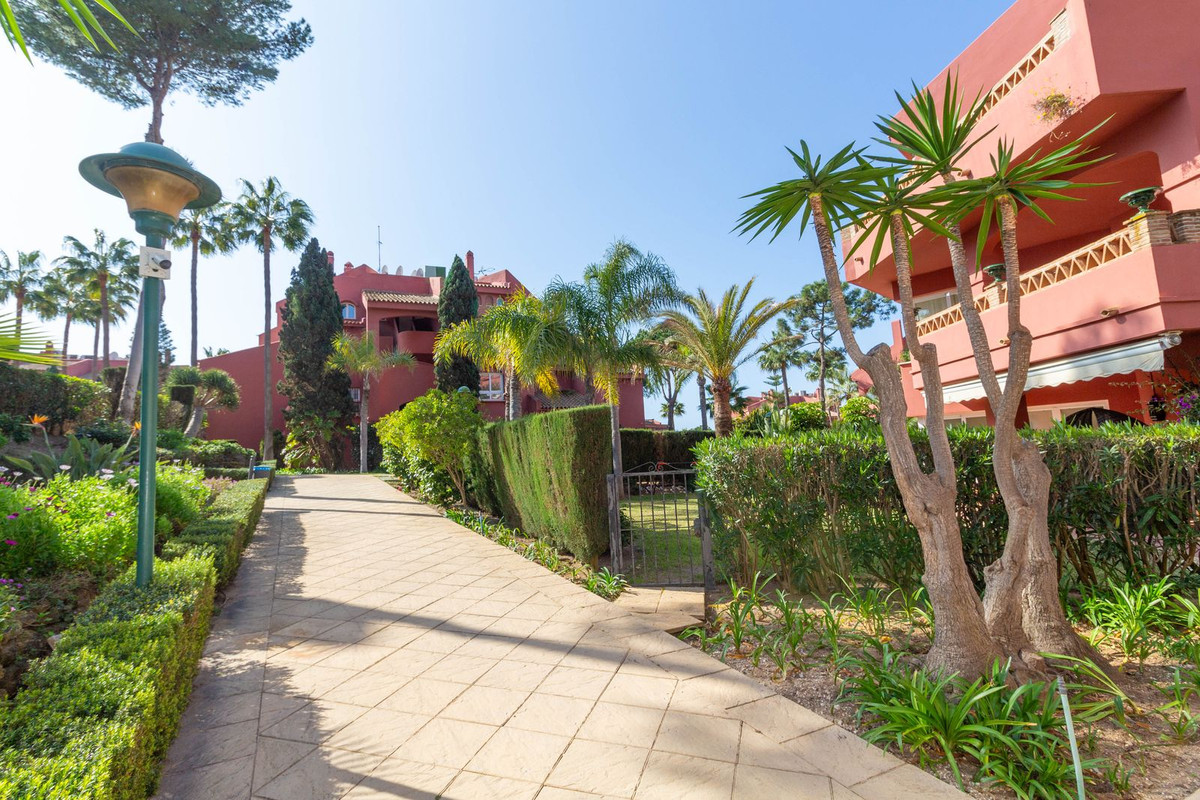 Piso en venta en Elviria
