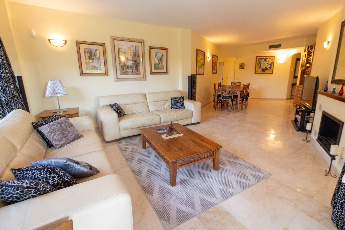 Piso en venta en Elviria