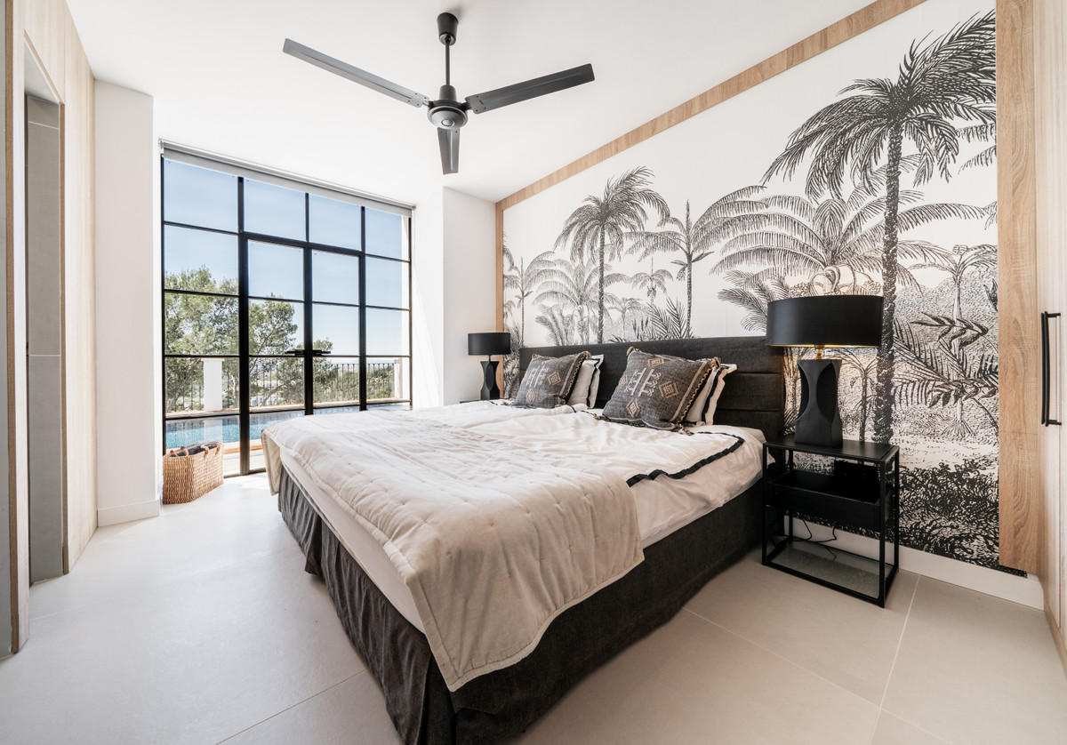 Villa for sale in Benahavis, Málaga, Spain