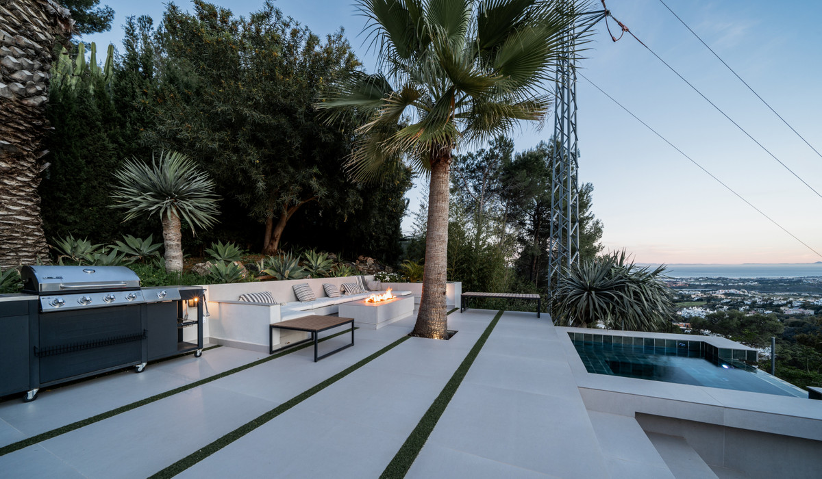 Villa for sale in Benahavis, Málaga, Spain