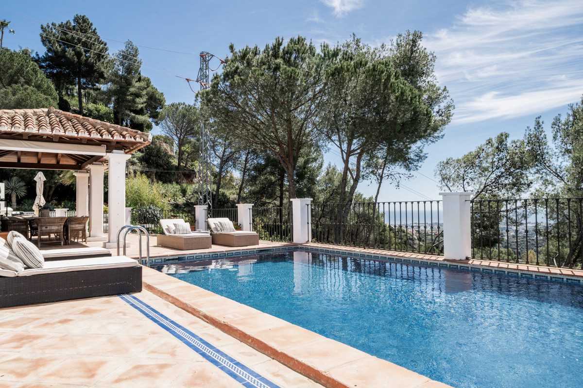 Villa for sale in Benahavis, Málaga, Spain