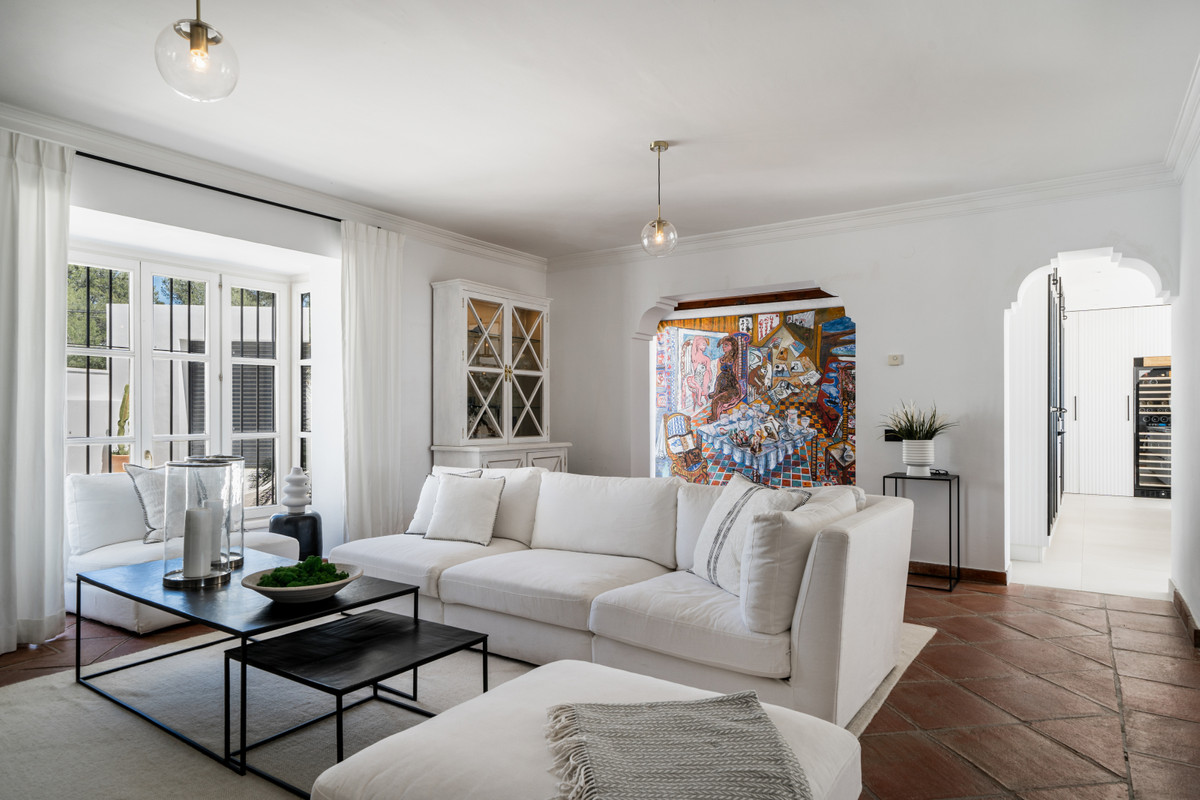 Villa for sale in Benahavis, Málaga, Spain