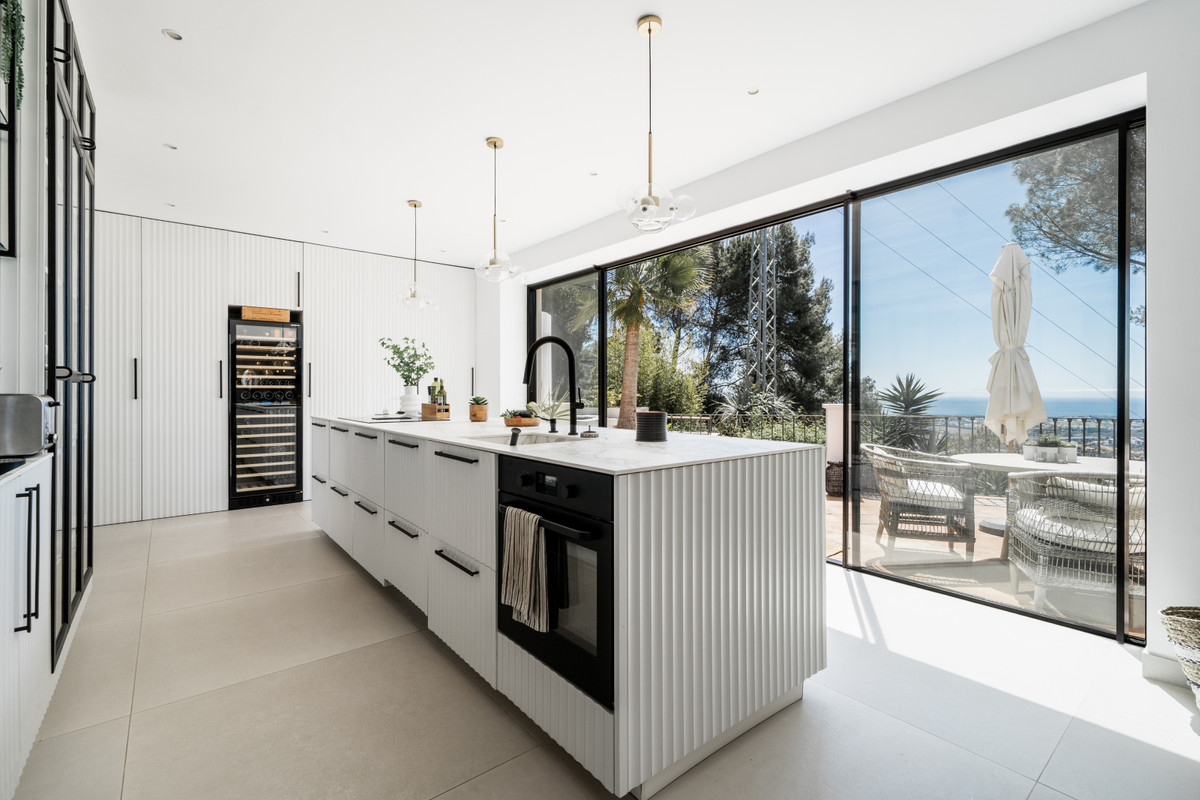 Villa for sale in Benahavis, Málaga, Spain
