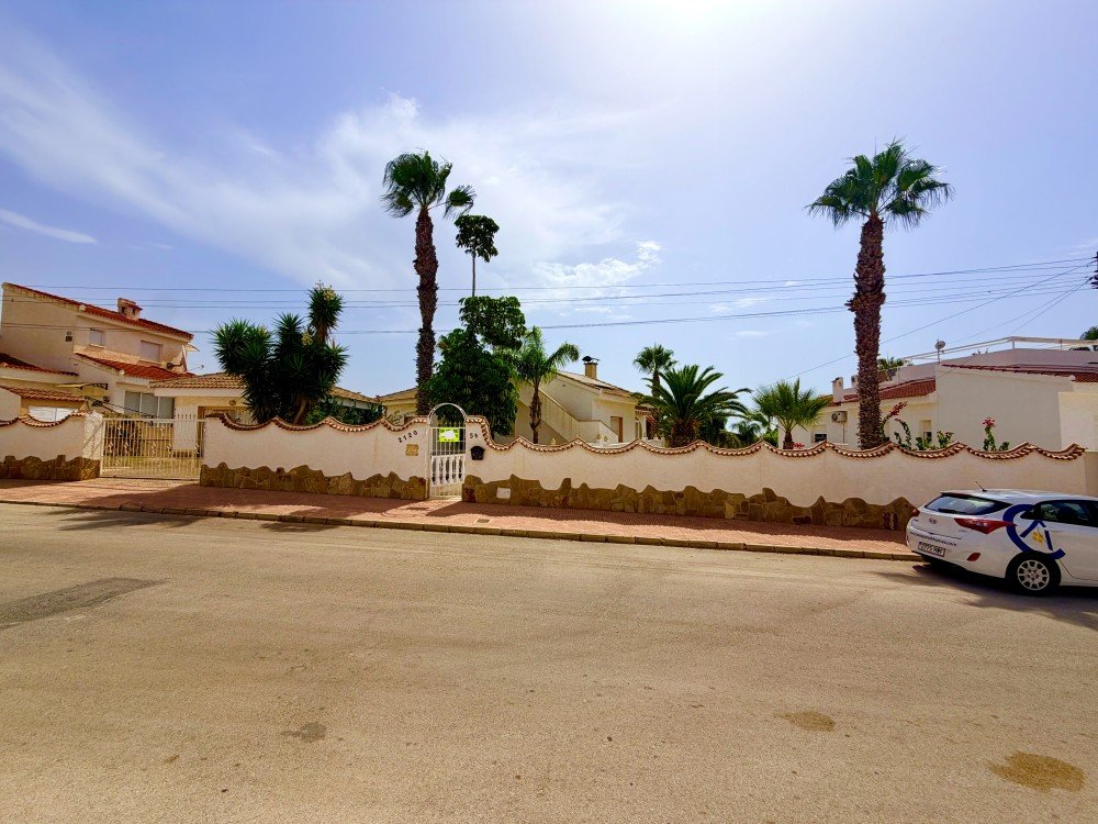 Villa for sale in Ciudad Quesada, Alicante, Spain
