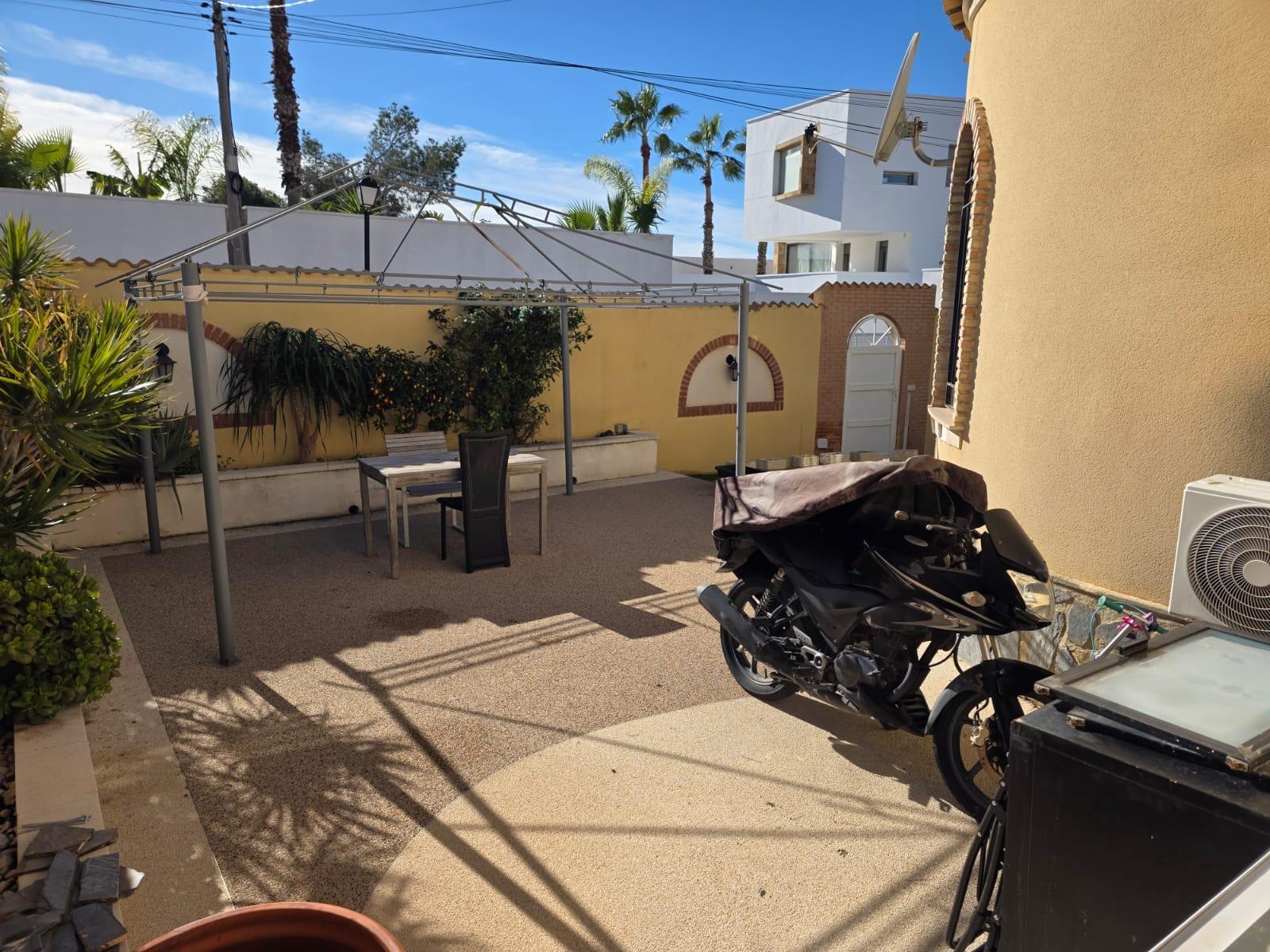 Villa en venta en Orihuela Costa
