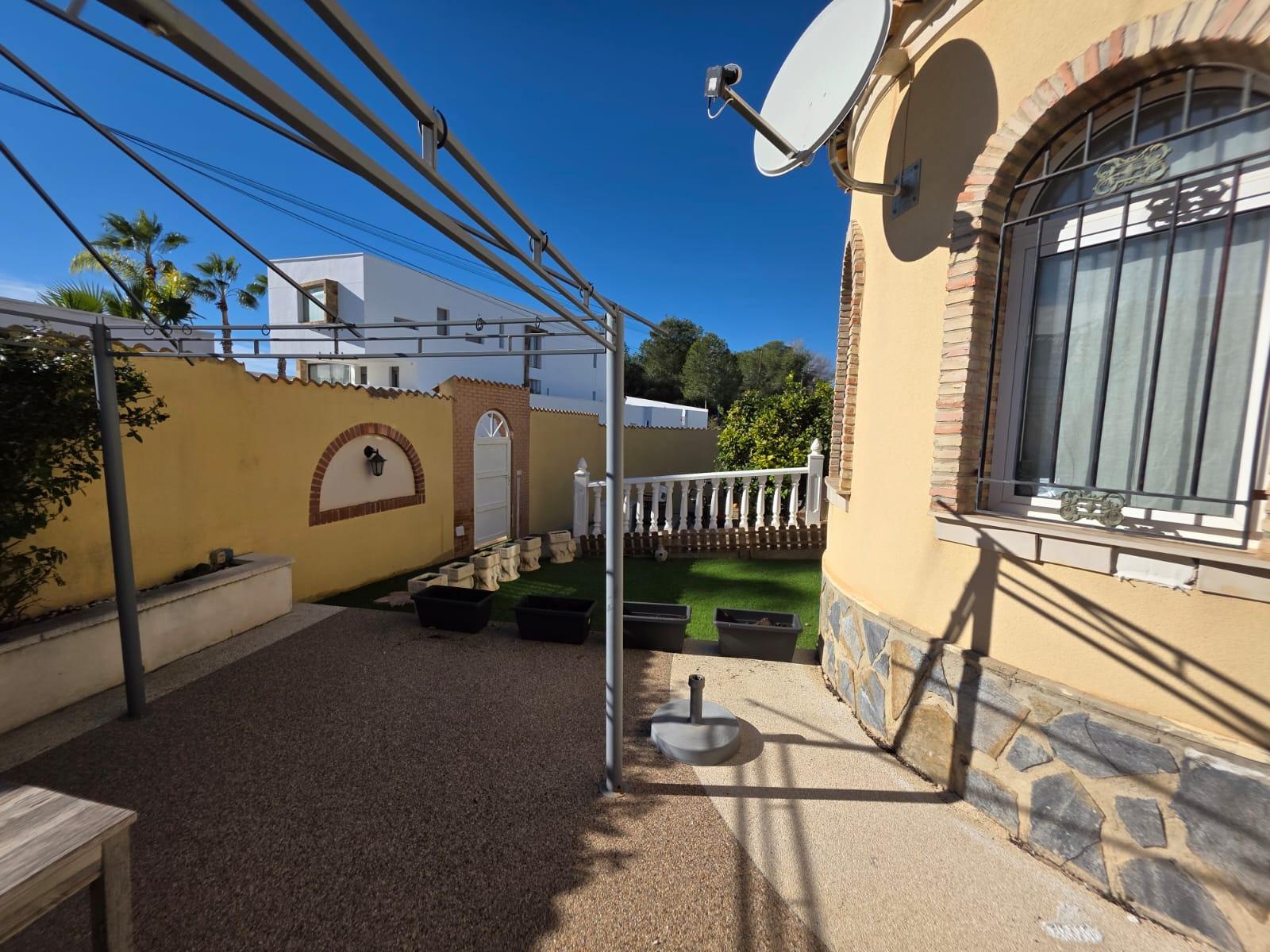 Villa en venta en Orihuela Costa