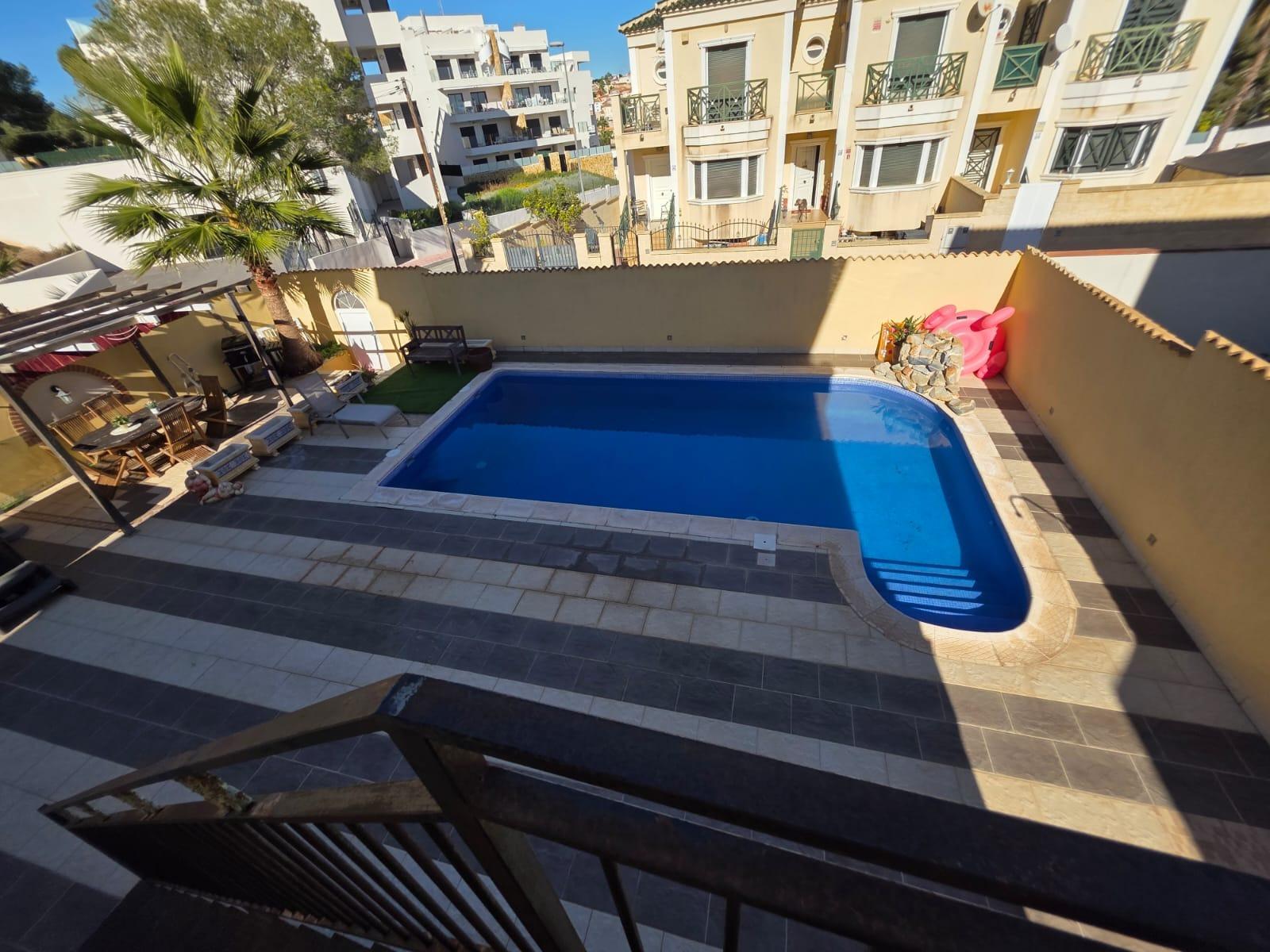 Villa en venta en Orihuela Costa