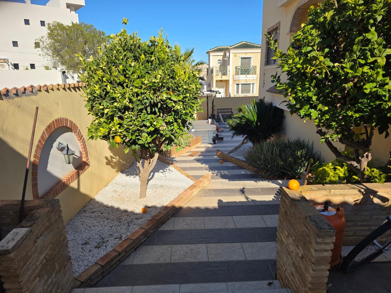 Villa en venta en Orihuela Costa