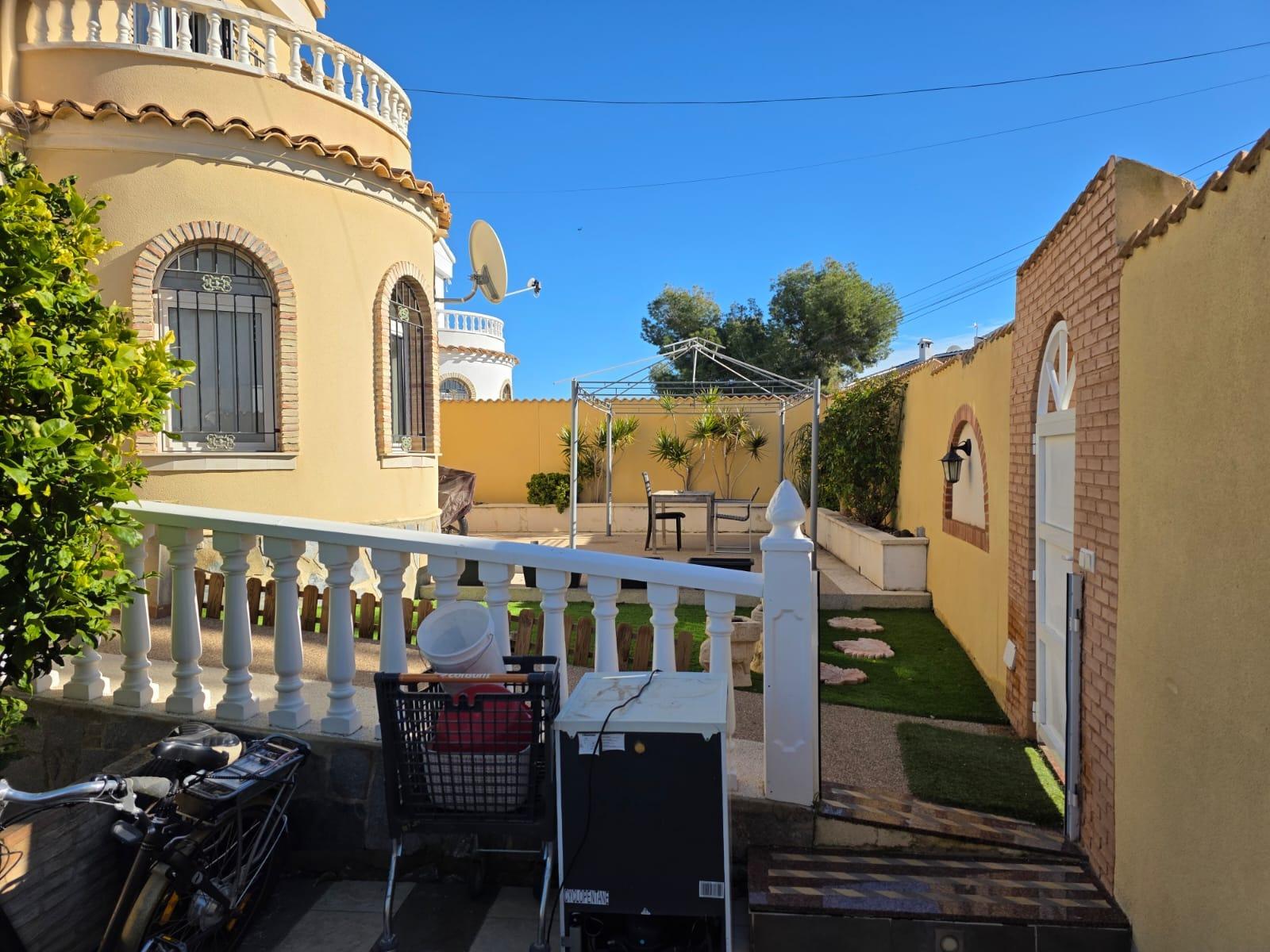 Villa en venta en Orihuela Costa