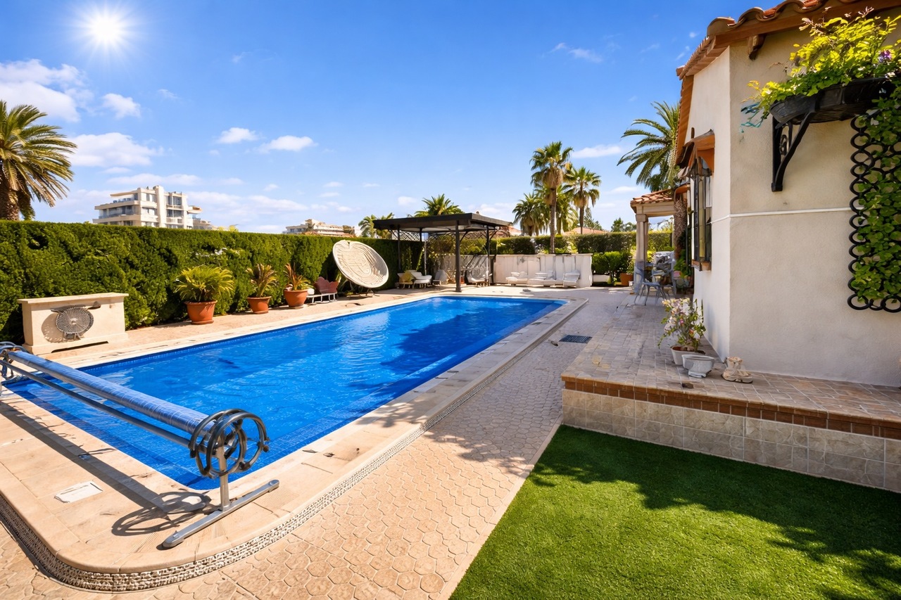 Villa for sale in Cabo Roig, Alicante, Spain