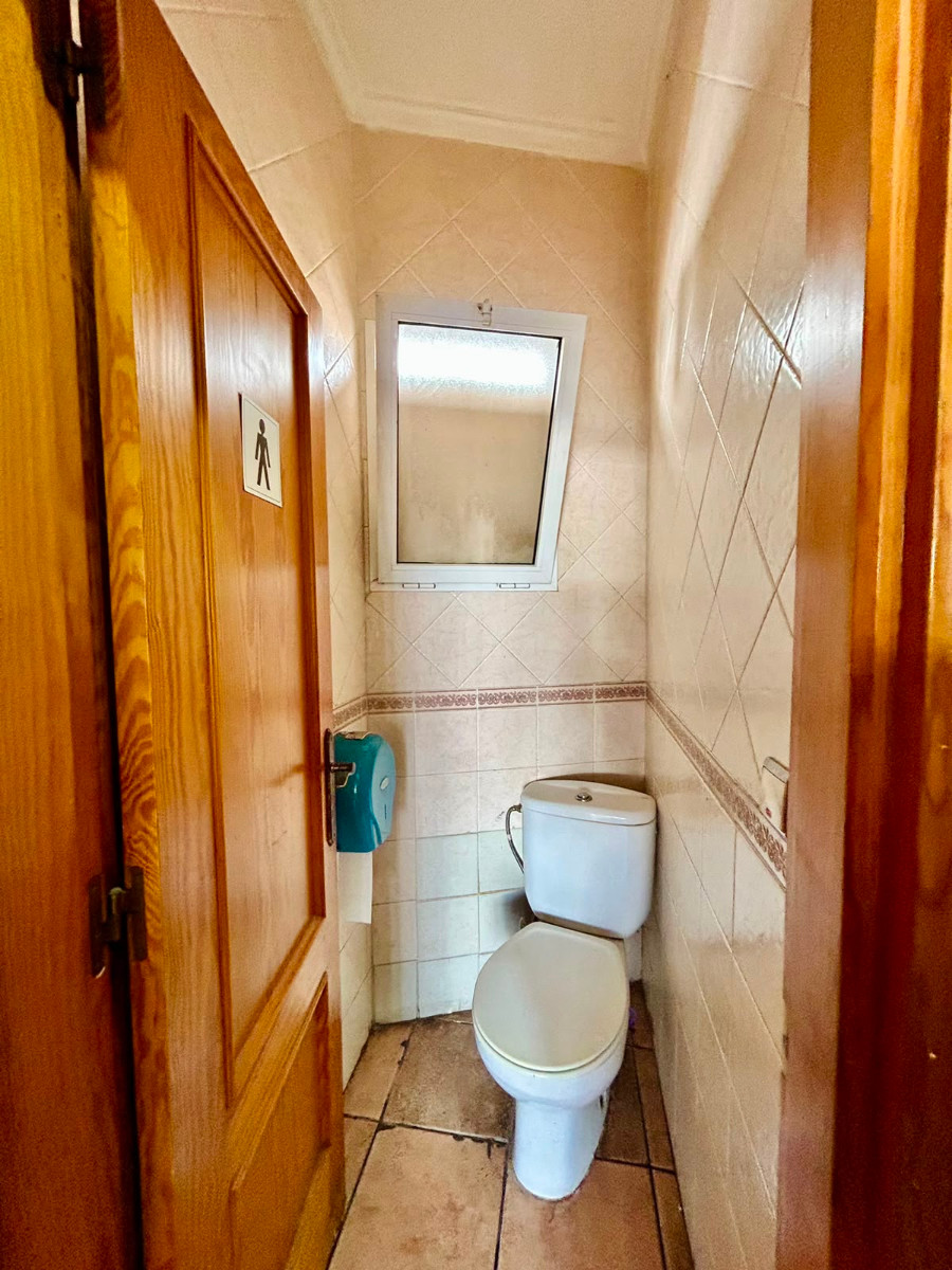 Commercial unit for sale in Torrevieja, Alicante, Spain