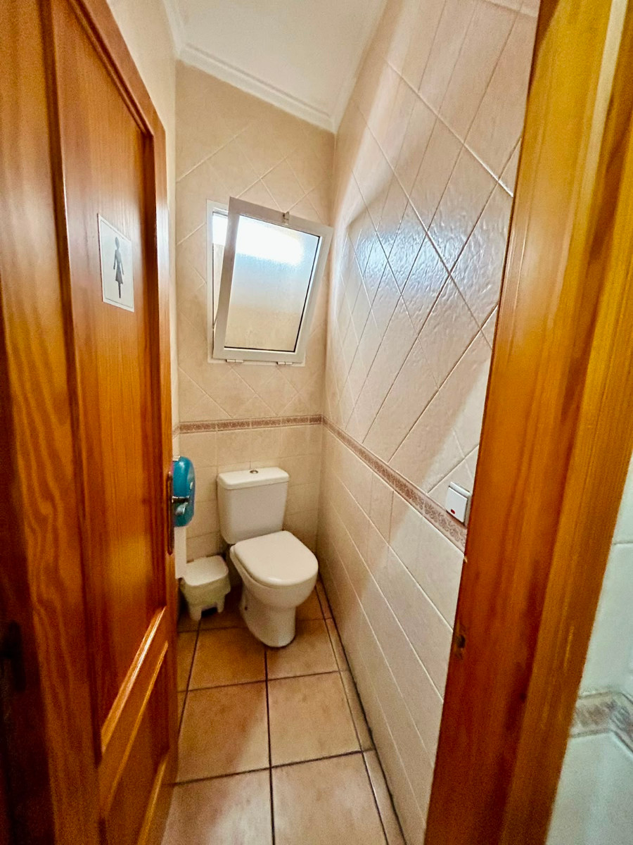 Commercial unit for sale in Torrevieja, Alicante, Spain