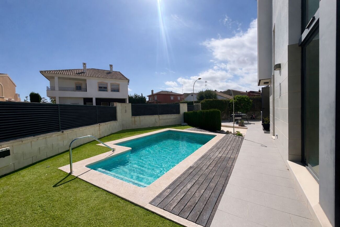 Villa en venta en Santiago De La Ribera