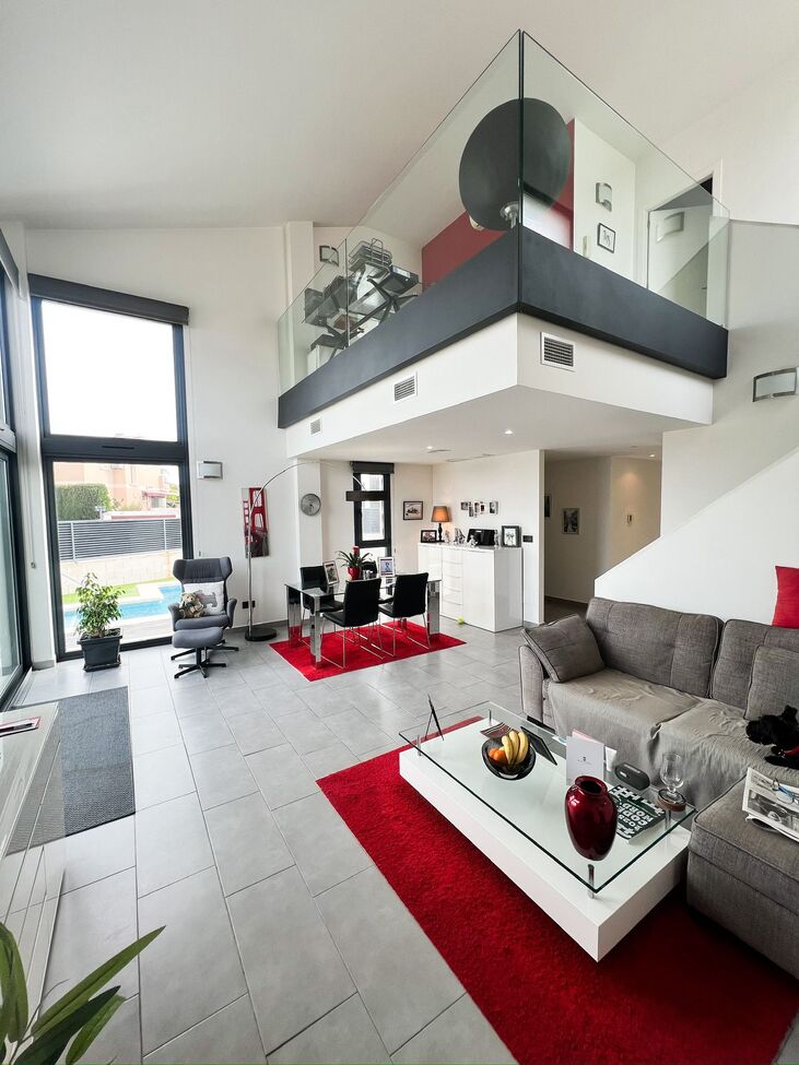 Villa en venta en Santiago De La Ribera
