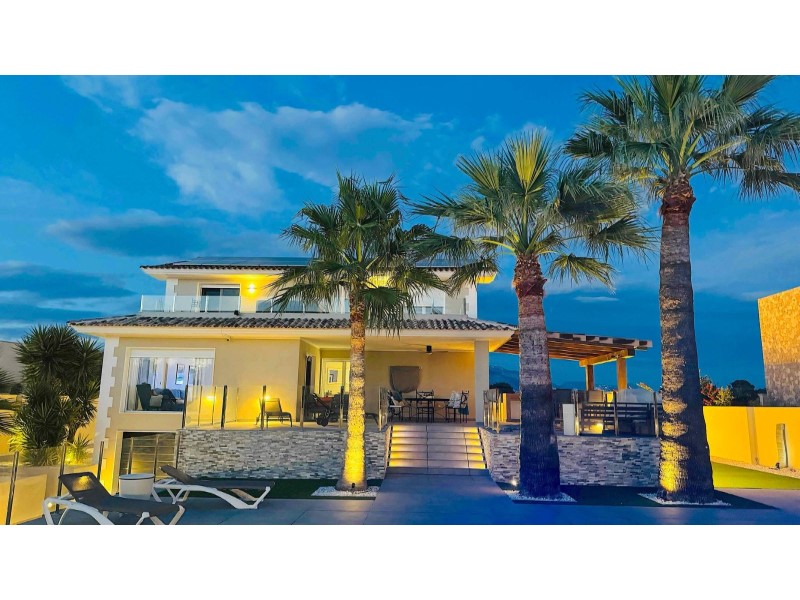 Villa en venta en Alfas Del Pi
