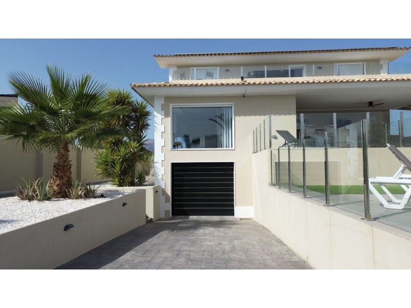 Villa en venta en Alfas Del Pi