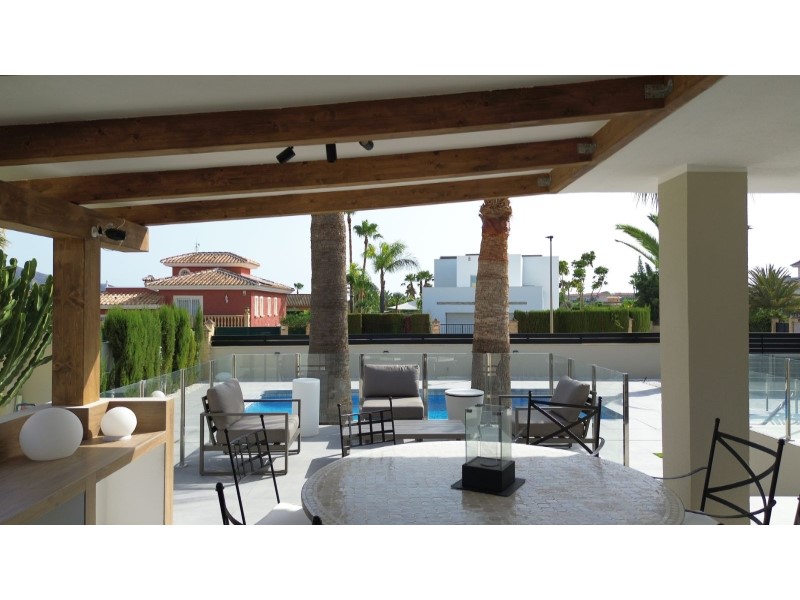 Villa en venta en Alfas Del Pi