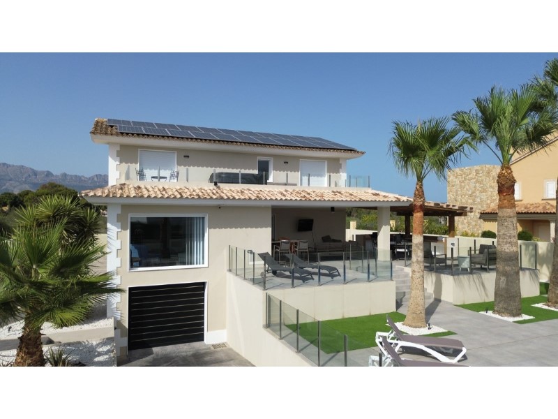 Villa en venta en Alfas Del Pi