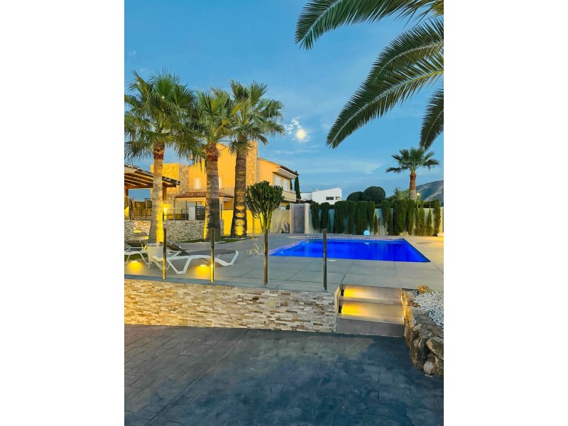 Villa en venta en Alfas Del Pi