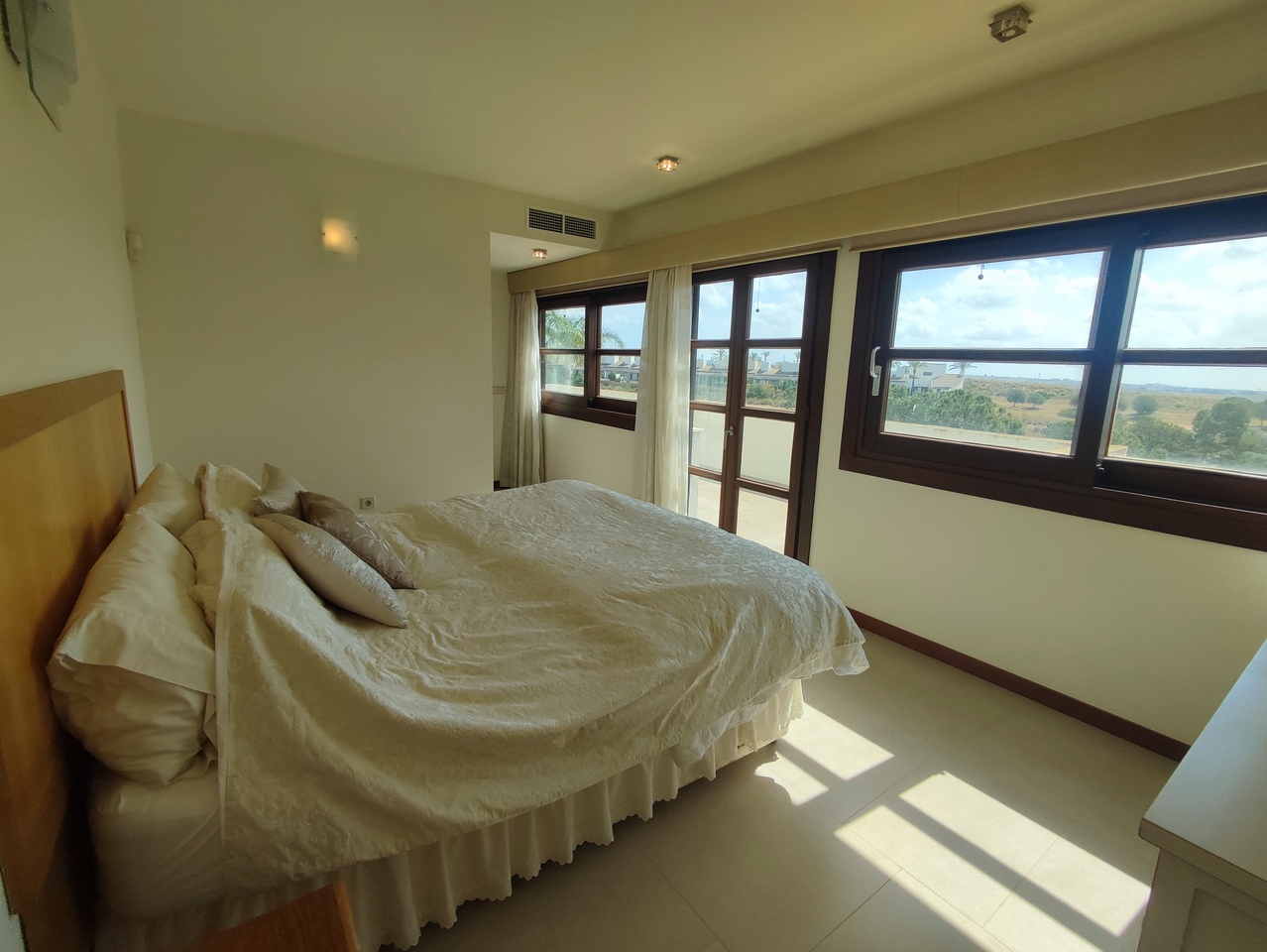 Villa en venta en Peraleja Golf