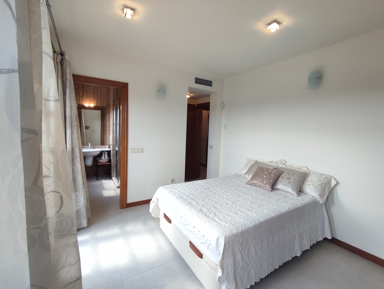 Villa en venta en Peraleja Golf