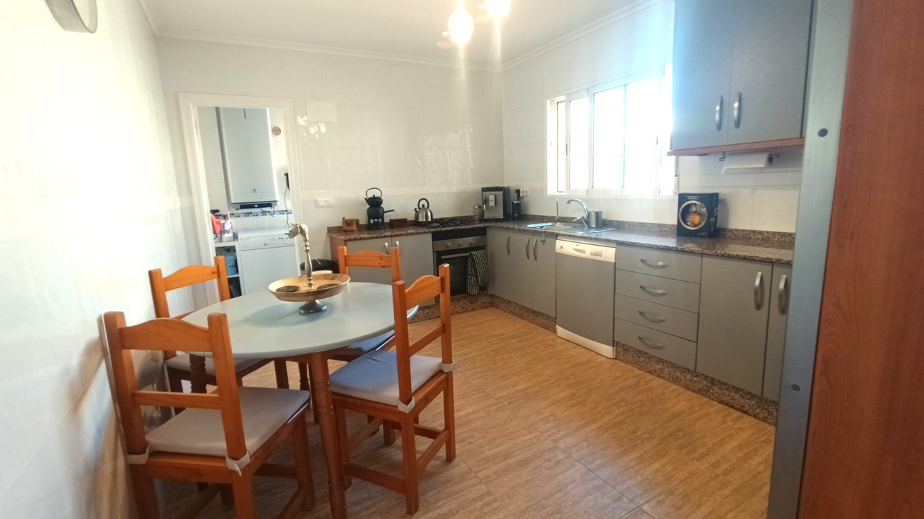 Villa en venta en Avileses