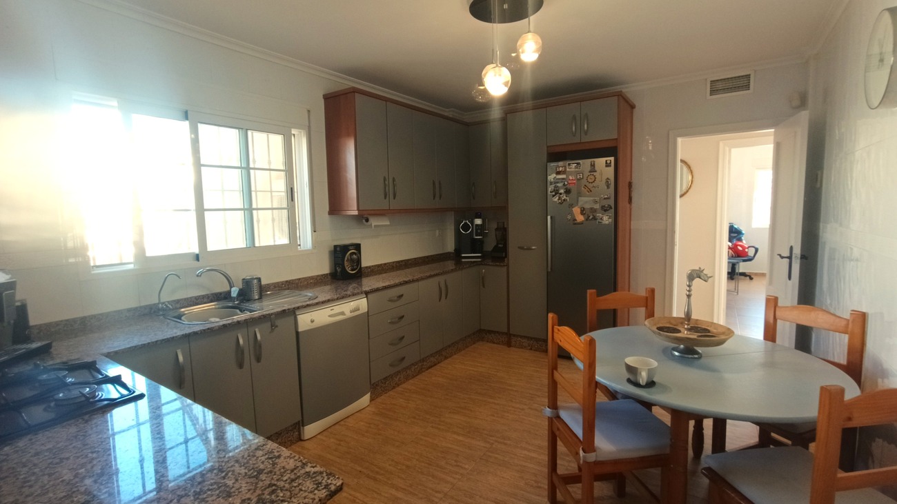 Villa en venta en Avileses