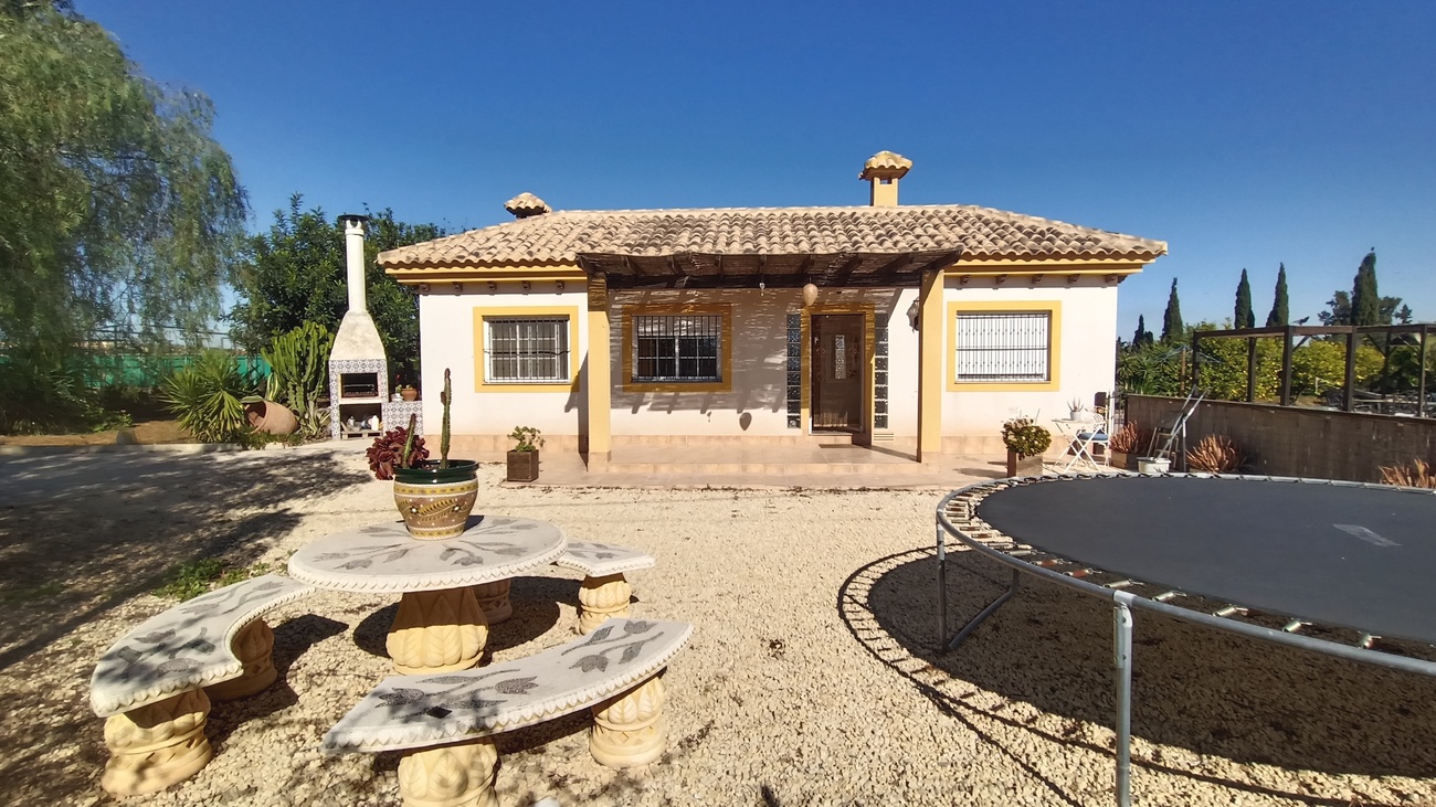 Villa en venta en Avileses