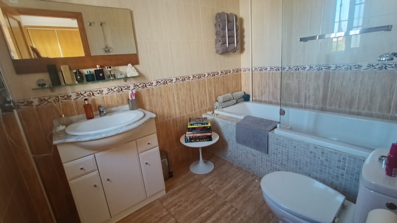 Villa en venta en Avileses
