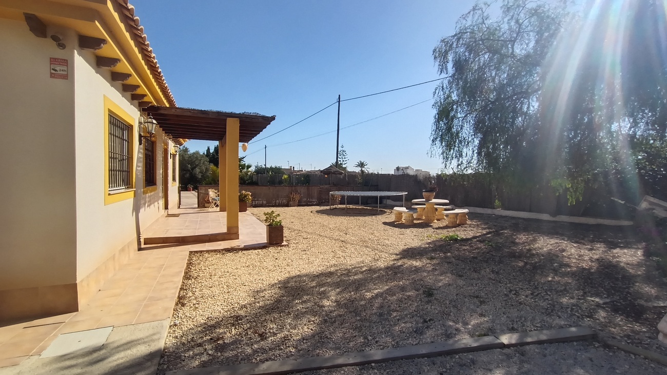 Villa en venta en Avileses