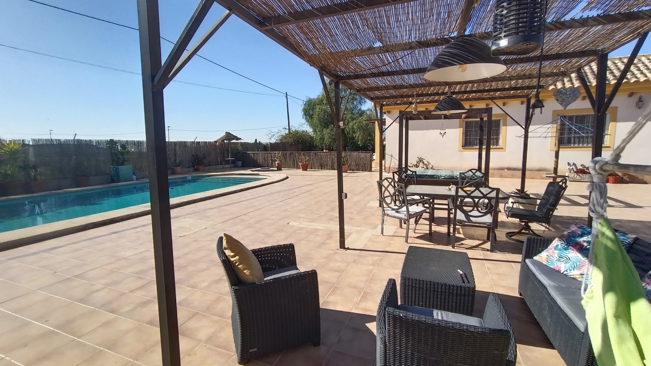 Villa en venta en Avileses