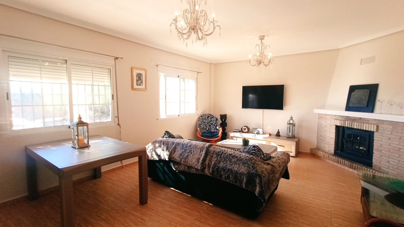 Villa en venta en Avileses