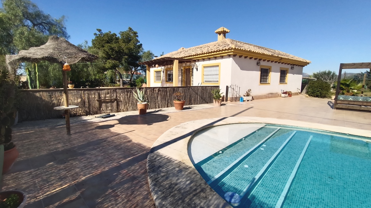 Villa en venta en Avileses