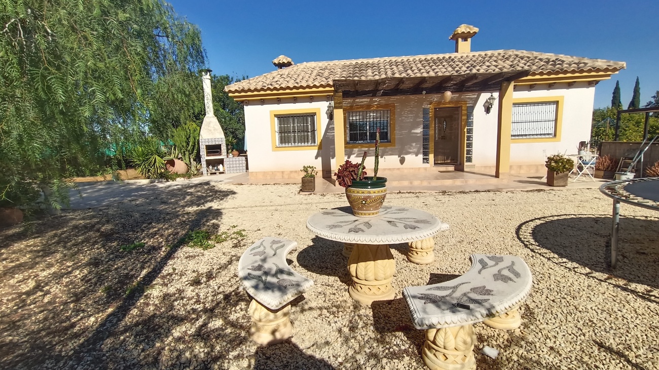 Villa en venta en Avileses