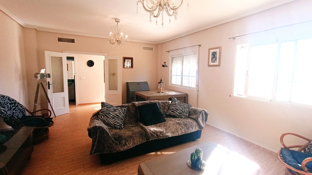 Villa en venta en Avileses