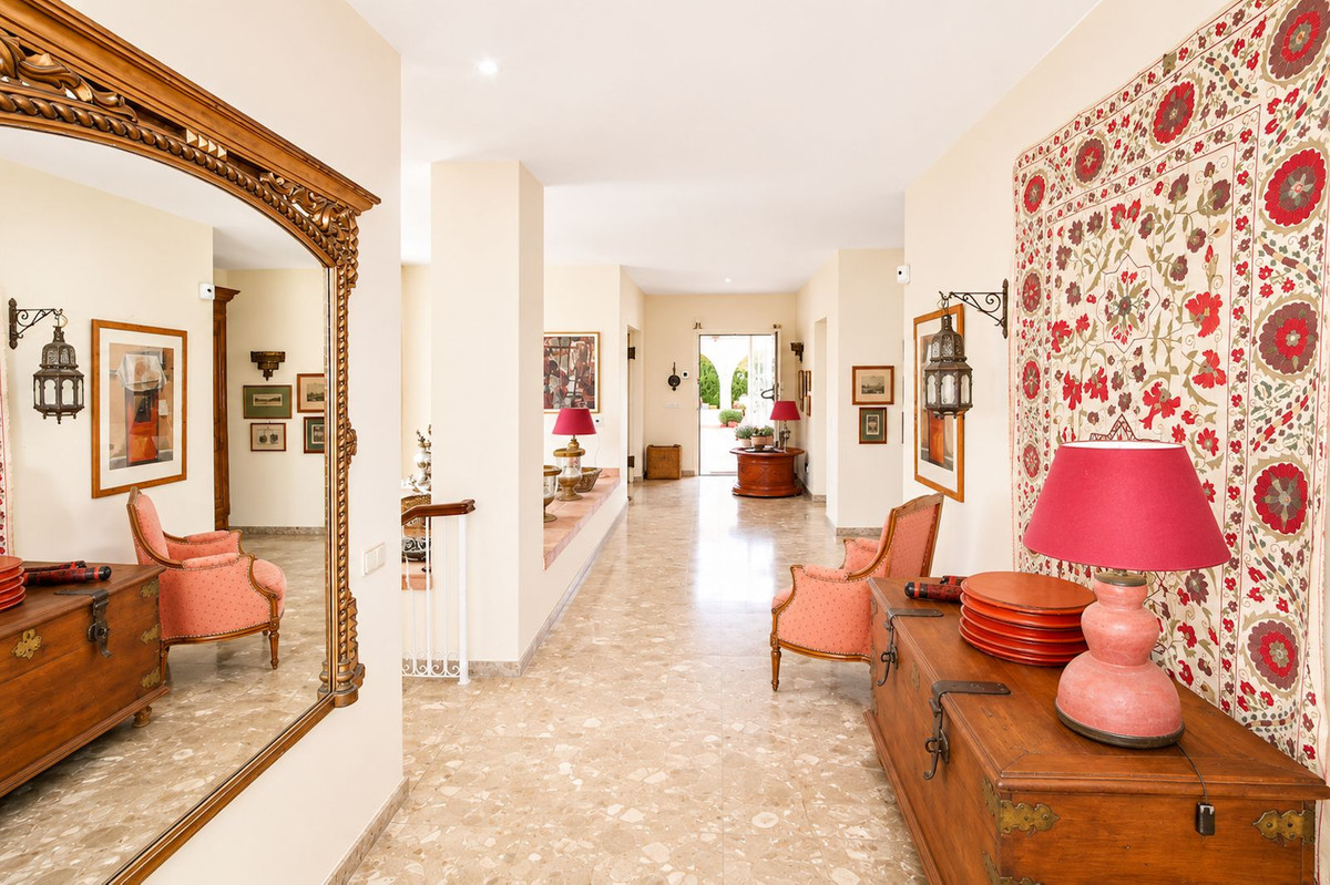 Villa for sale in La Quinta, Málaga, Spain