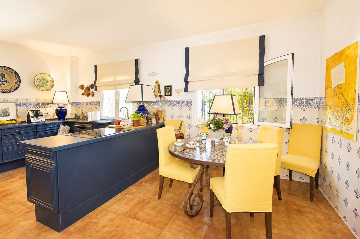 Villa for sale in La Quinta, Málaga, Spain