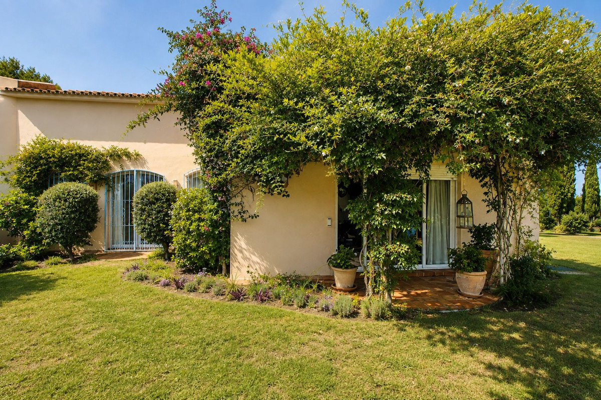 Villa for sale in La Quinta, Málaga, Spain