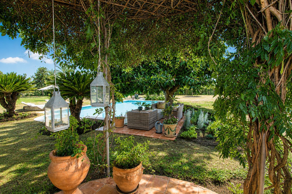 Villa for sale in La Quinta, Málaga, Spain