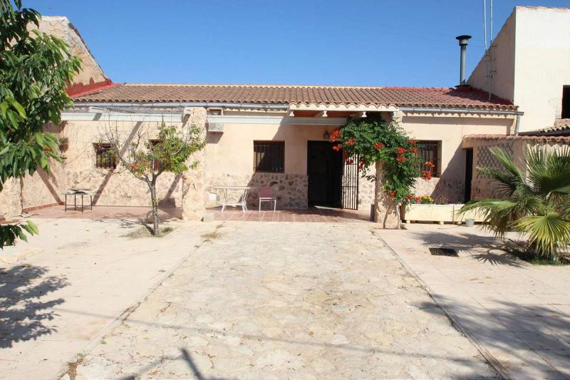 Country House for sale in Pinoso, Alicante, Spain
