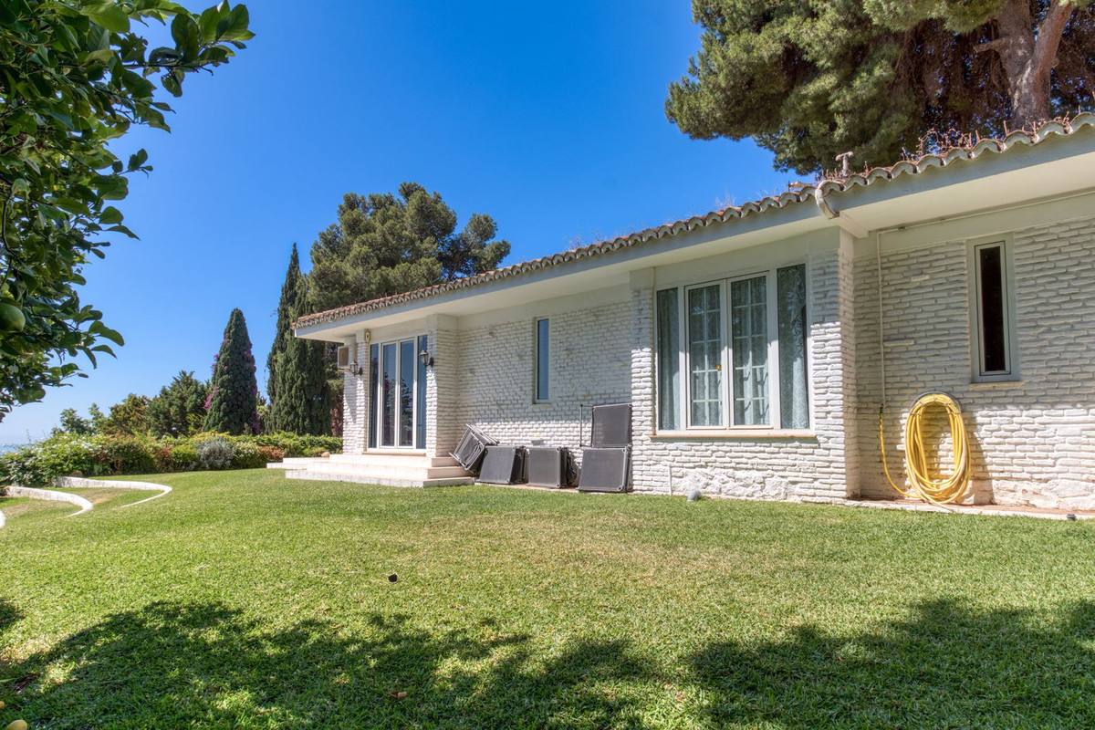 Villa for sale in Benalmádena, Málaga, Spain