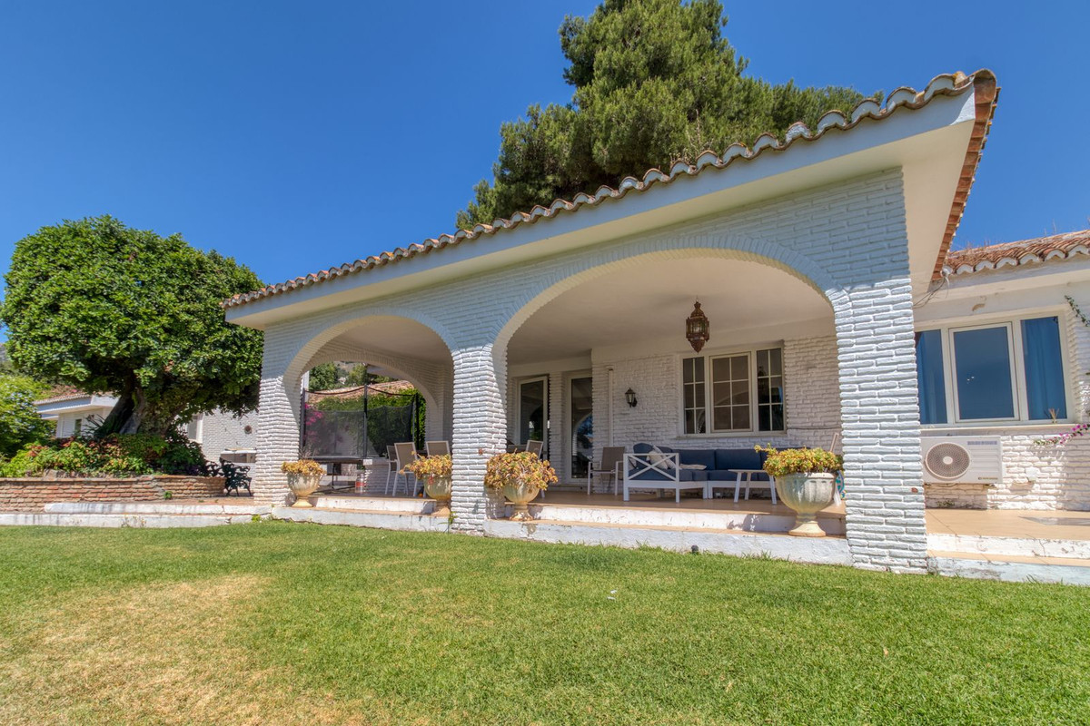 Villa for sale in Benalmádena, Málaga, Spain
